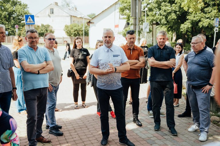 Pēcpusdiena ar mēru.